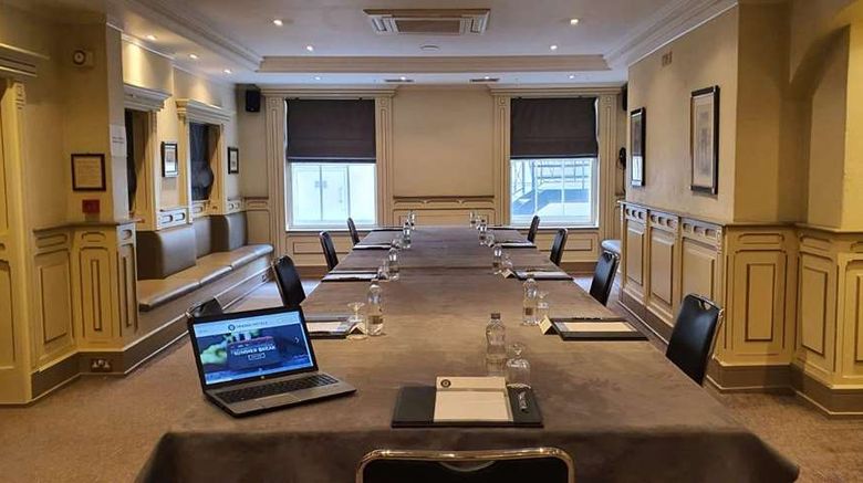 <b>Grange Clarendon Hotel Lobby</b>. Images powered by <a href="https://iceportal.shijigroup.com/" title="IcePortal" target="_blank">IcePortal</a>.