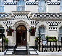 Gem Langham Court Hotel Exterior