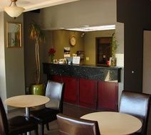 Clackamas Inn Lobby