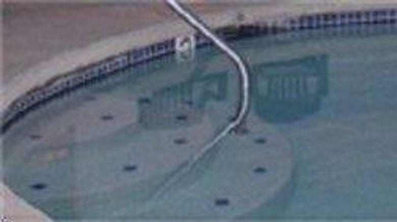 <b>Clackamas Inn Pool</b>. Images powered by <a href="https://iceportal.shijigroup.com/" title="IcePortal" target="_blank">IcePortal</a>.
