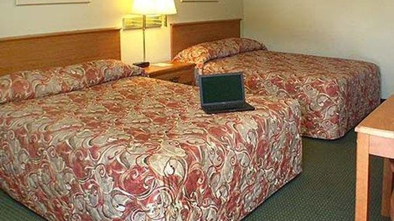 <b>Courtesy Inn Room</b>. Images powered by <a href="https://iceportal.shijigroup.com/" title="IcePortal" target="_blank">IcePortal</a>.