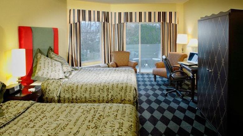 <b>Plaza Inn & Suites at Ashland Creek Room</b>. Images powered by <a href="https://iceportal.shijigroup.com/" title="IcePortal" target="_blank">IcePortal</a>.