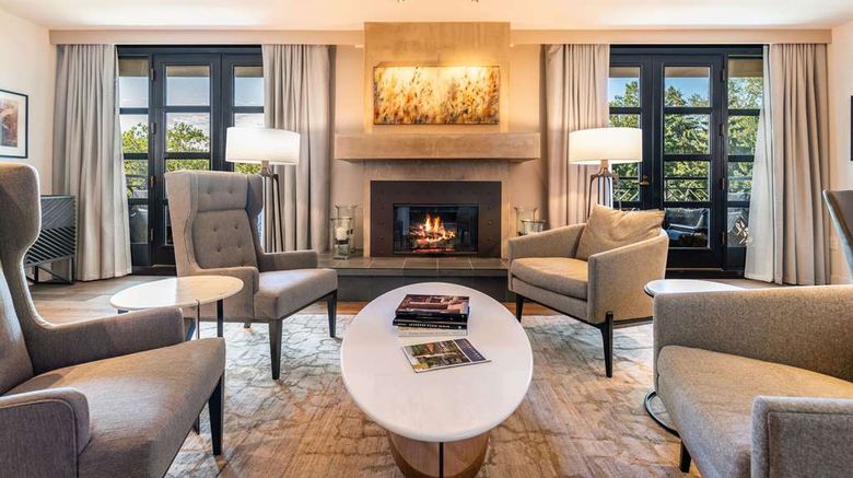 <b>Hotel Bellevue Suite</b>. Images powered by <a href="https://iceportal.shijigroup.com/" title="IcePortal" target="_blank">IcePortal</a>.