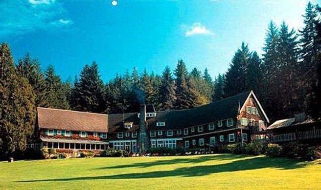 Lake Quinault Lodge Exterior