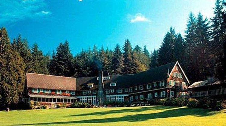 Lake Quinault Lodge Exterior