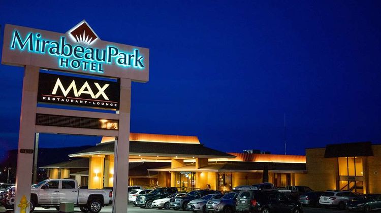 Mirabeau Park Hotel & Convention Center Exterior