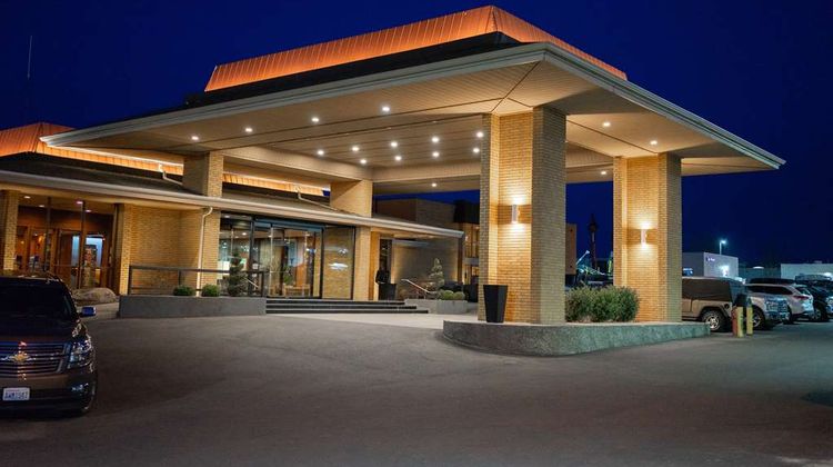 Mirabeau Park Hotel & Convention Center Exterior