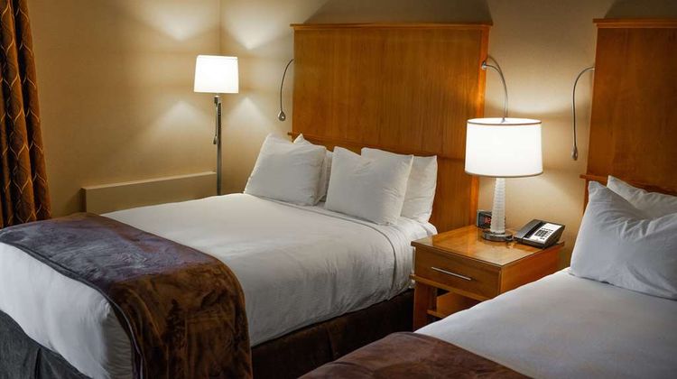 Mirabeau Park Hotel & Convention Center Room