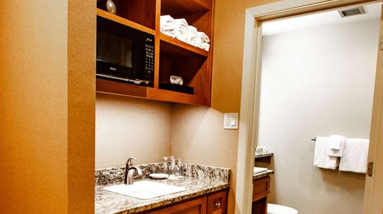 Mirabeau Park Hotel & Convention Center Room