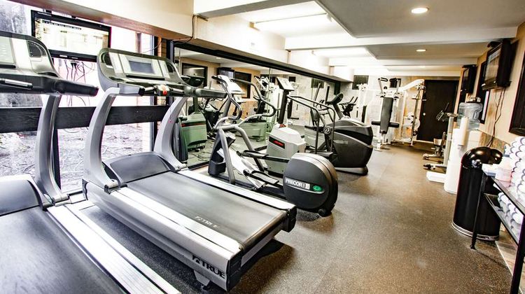 Mirabeau Park Hotel & Convention Center Health