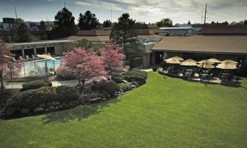 Mirabeau Park Hotel & Convention Center