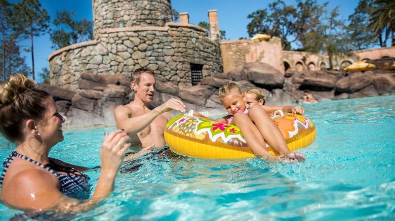 <b>Loews Portofino Bay Hotel at Universal Pool</b>. Images powered by <a href="https://iceportal.shijigroup.com/" title="IcePortal" target="_blank">IcePortal</a>.