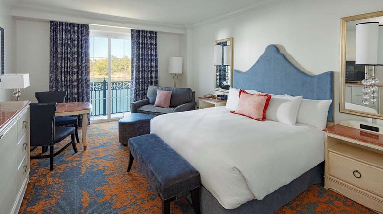 <b>Loews Portofino Bay Hotel at Universal Room</b>. Images powered by <a href="https://iceportal.shijigroup.com/" title="IcePortal" target="_blank">IcePortal</a>.