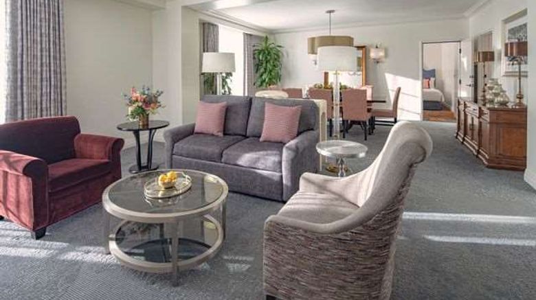 <b>Loews Portofino Bay Hotel at Universal Suite</b>. Images powered by <a href="https://iceportal.shijigroup.com/" title="IcePortal" target="_blank">IcePortal</a>.
