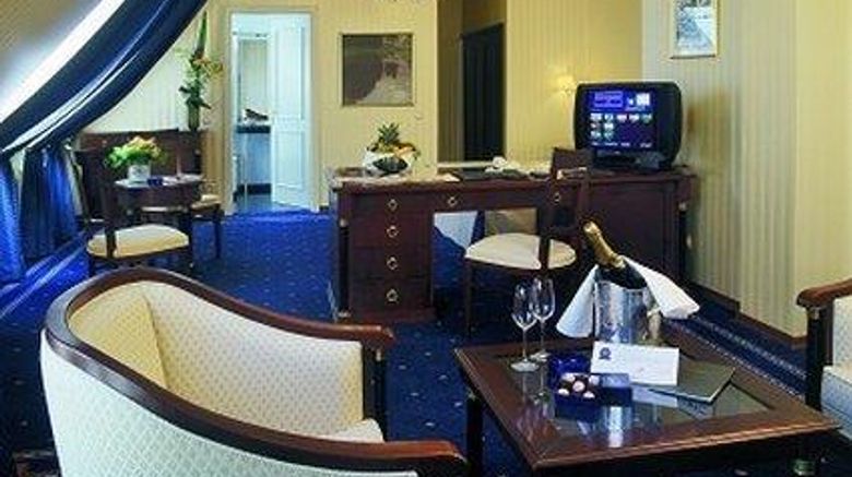 <b>Hotel Ambassador Room</b>. Images powered by <a href="https://iceportal.shijigroup.com/" title="IcePortal" target="_blank">IcePortal</a>.