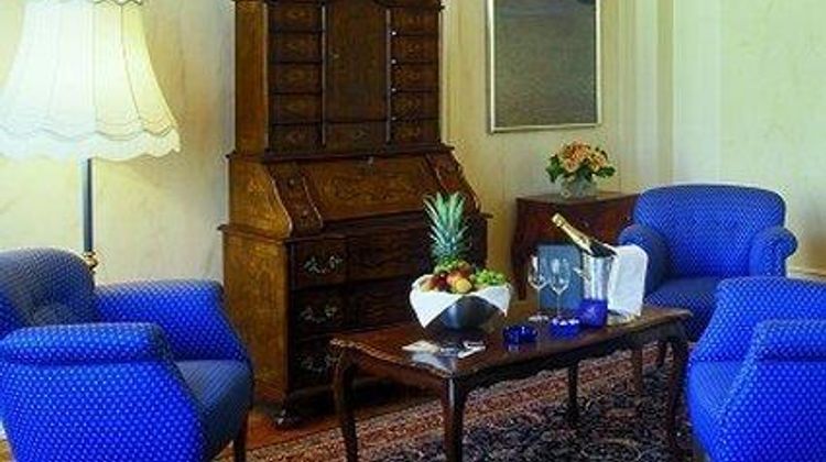 Hotel Ambassador Suite