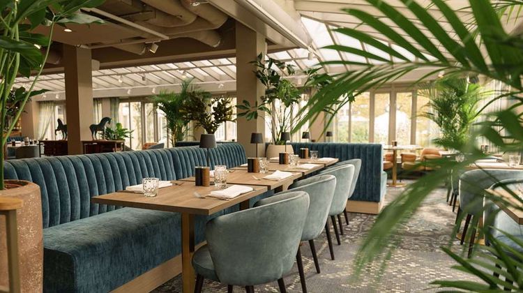 Carlton Oasis Hotel Restaurant