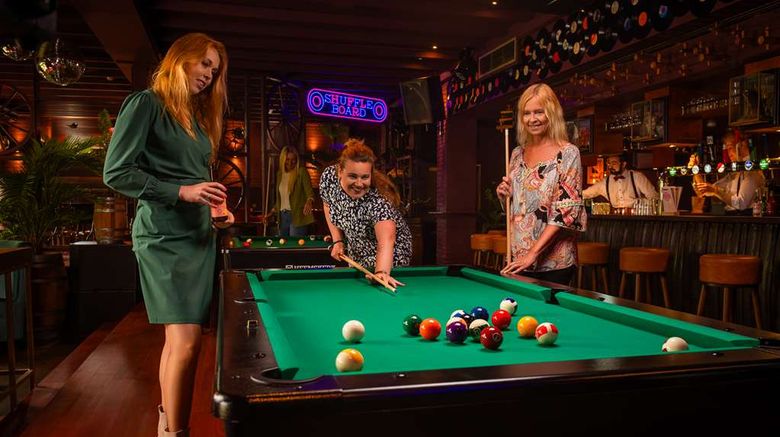 <b>Carlton Oasis Hotel Recreation</b>. Images powered by <a href="https://iceportal.shijigroup.com/" title="IcePortal" target="_blank">IcePortal</a>.