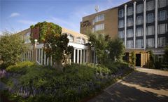 Carlton Oasis Hotel