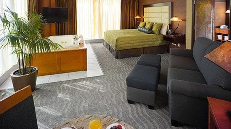<b>Seneca Niagara Resort & Casino Suite</b>. Images powered by <a href="https://iceportal.shijigroup.com/" title="IcePortal" target="_blank">IcePortal</a>.