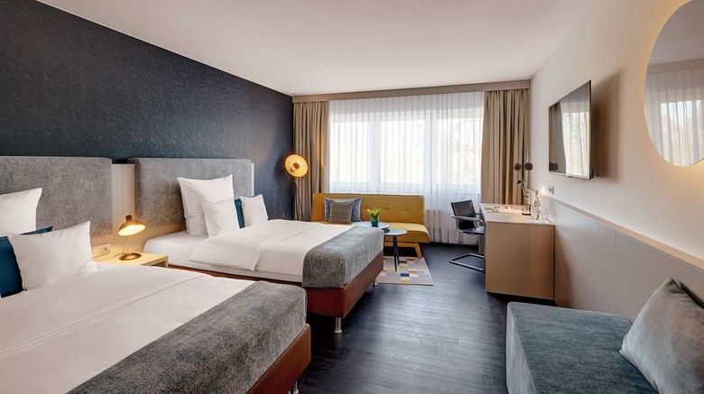 <b>Hotel Central Hof Partner of SORAT Hotel Room</b>. Images powered by <a href="https://iceportal.shijigroup.com/" title="IcePortal" target="_blank">IcePortal</a>.