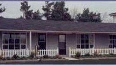 Colonial House Motor Inn