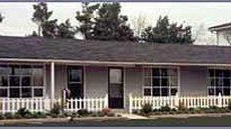 <b>Colonial House Motor Inn Exterior</b>. Images powered by <a href="https://iceportal.shijigroup.com/" title="IcePortal" target="_blank">IcePortal</a>.