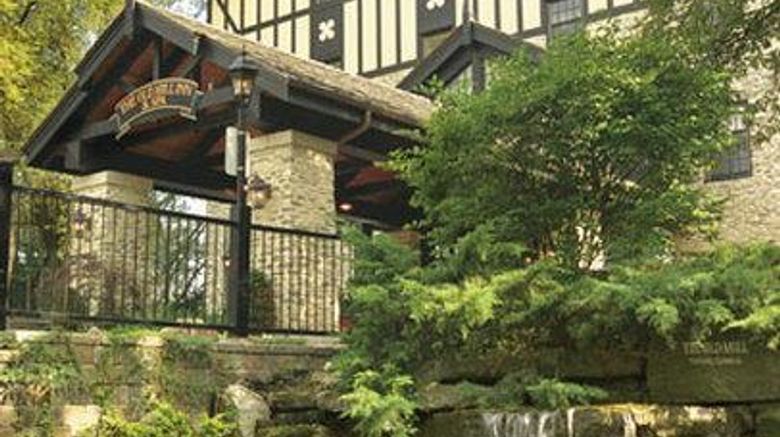 <b>Old Mill Toroto Exterior</b>. Images powered by <a href="https://iceportal.shijigroup.com/" title="IcePortal" target="_blank">IcePortal</a>.
