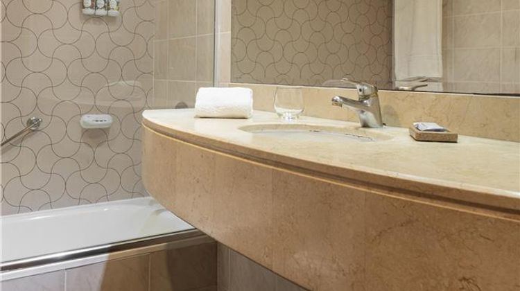 Argenta Tower Hotel & Suites Room