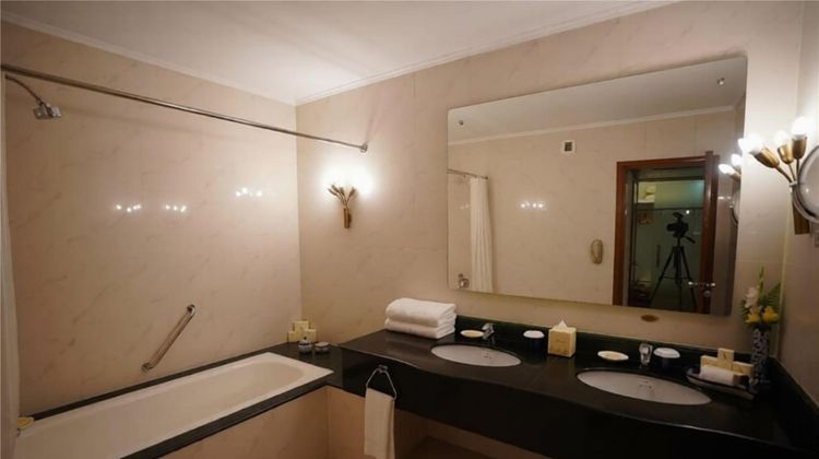Avari Hotel Room
