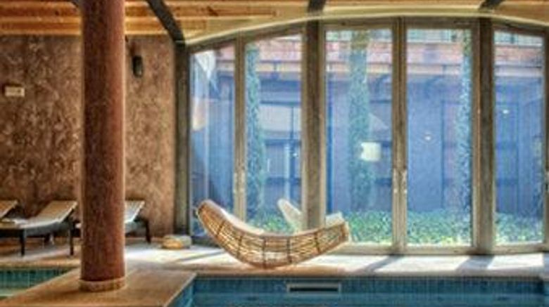 <b>Hotel Veronesi La Torre Pool</b>. Images powered by <a href="https://iceportal.shijigroup.com/" title="IcePortal" target="_blank">IcePortal</a>.