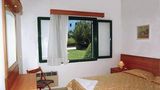 Govino Bay Resort Room