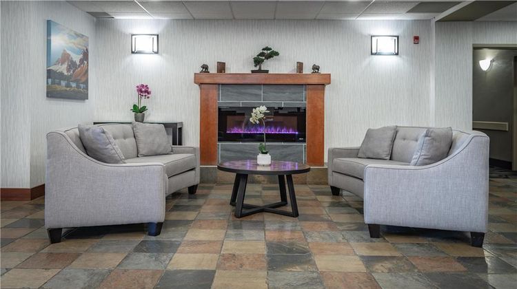 Service Plus Inns & Suites Lobby