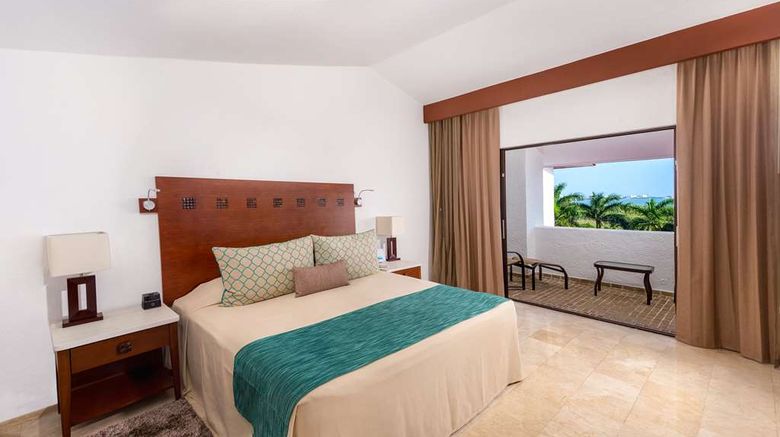 <b>The Royal Cancun Suite</b>. Images powered by <a href="https://iceportal.shijigroup.com/" title="IcePortal" target="_blank">IcePortal</a>.