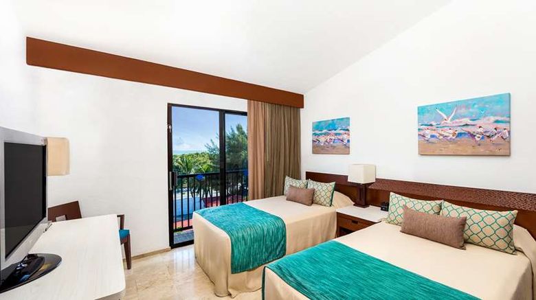 <b>The Royal Cancun Suite</b>. Images powered by <a href="https://iceportal.shijigroup.com/" title="IcePortal" target="_blank">IcePortal</a>.
