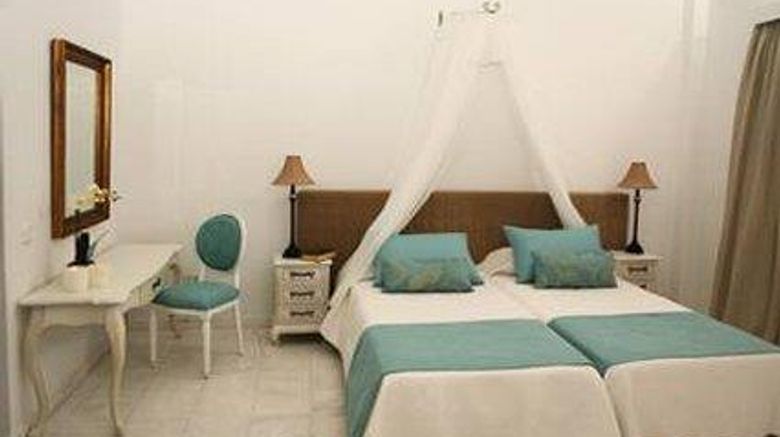 <b>Amaria Beach Resort Room</b>. Images powered by <a href="https://iceportal.shijigroup.com/" title="IcePortal" target="_blank">IcePortal</a>.