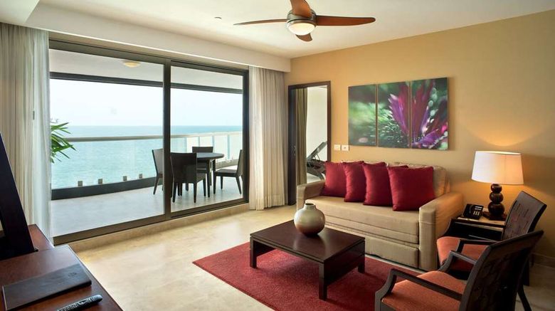 <b>Sunset Plaza Beach Resort & Spa Room</b>. Images powered by <a href="https://iceportal.shijigroup.com/" title="IcePortal" target="_blank">IcePortal</a>.