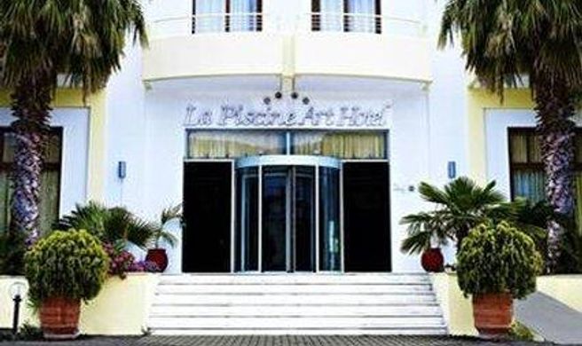 La Piscine Art Hotel Exterior