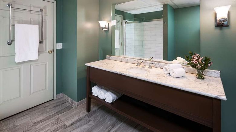 <b>The Landmark Inn Room</b>. Images powered by <a href="https://iceportal.shijigroup.com/" title="IcePortal" target="_blank">IcePortal</a>.