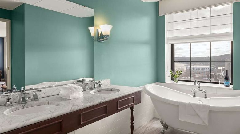 <b>The Landmark Inn Suite</b>. Images powered by <a href="https://iceportal.shijigroup.com/" title="IcePortal" target="_blank">IcePortal</a>.