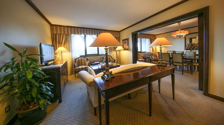 <b>Serena Hotel - Dar es Salaam Suite</b>. Images powered by <a href="https://iceportal.shijigroup.com/" title="IcePortal" target="_blank">IcePortal</a>.