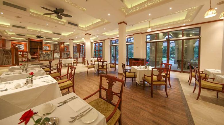 <b>Serena Hotel - Dar es Salaam Restaurant</b>. Images powered by <a href="https://iceportal.shijigroup.com/" title="IcePortal" target="_blank">IcePortal</a>.