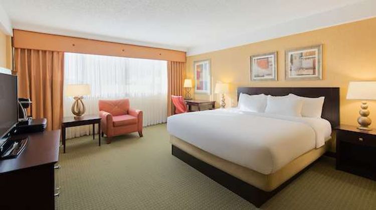 University Plaza Hotel & Convention Cent Room