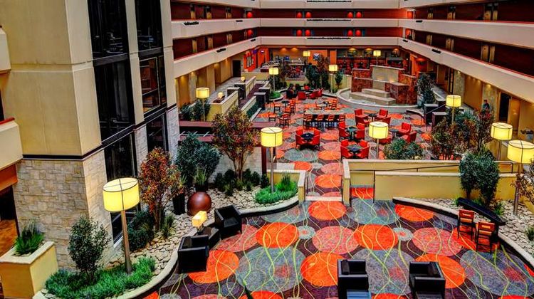 University Plaza Hotel & Convention Cent Lobby