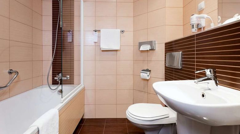 <b>Qubus Hotel Room</b>. Images powered by <a href="https://iceportal.shijigroup.com/" title="IcePortal" target="_blank">IcePortal</a>.