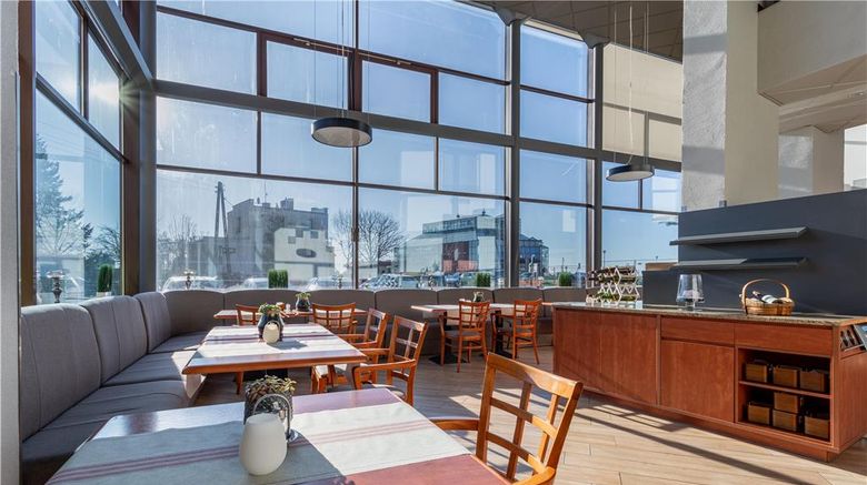 <b>Qubus Hotel Restaurant</b>. Images powered by <a href="https://iceportal.shijigroup.com/" title="IcePortal" target="_blank">IcePortal</a>.