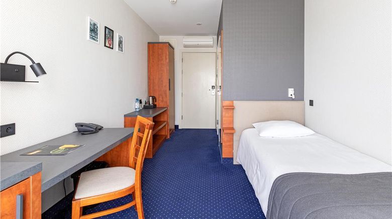 <b>Qubus Hotel Room</b>. Images powered by <a href="https://iceportal.shijigroup.com/" title="IcePortal" target="_blank">IcePortal</a>.