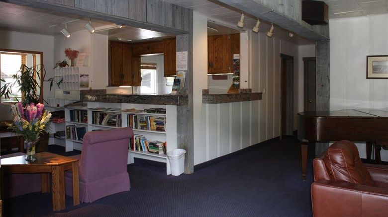 <b>The St Moritz Lodge & Condominiums Lobby</b>. Images powered by <a href="https://iceportal.shijigroup.com/" title="IcePortal" target="_blank">IcePortal</a>.