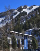 The St Moritz Lodge & Condominiums