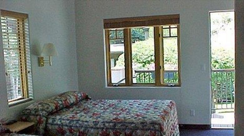 <b>The St Moritz Lodge & Condominiums Room</b>. Images powered by <a href="https://iceportal.shijigroup.com/" title="IcePortal" target="_blank">IcePortal</a>.